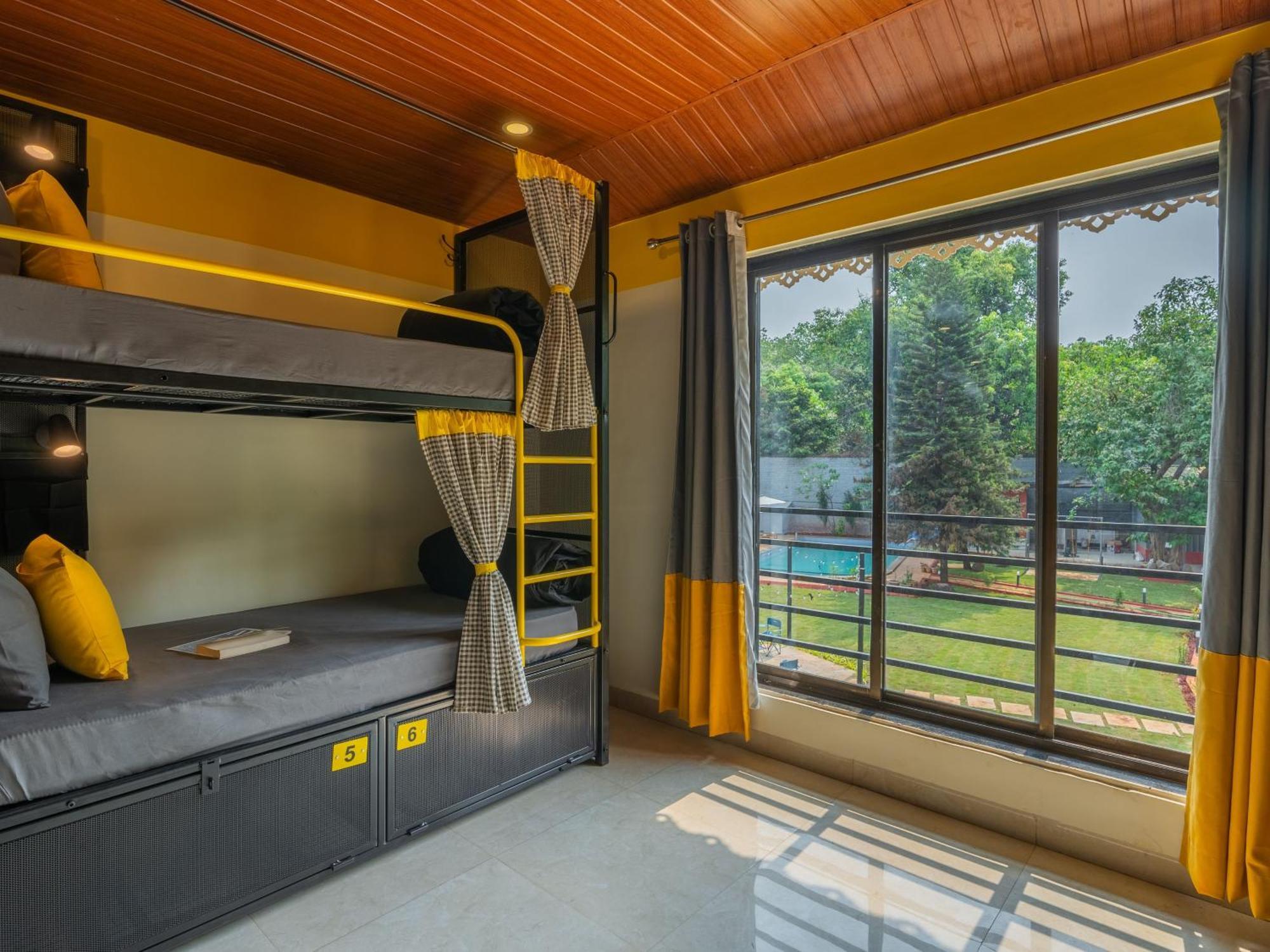 The Hosteller Lonavala, City Centre ภายนอก รูปภาพ