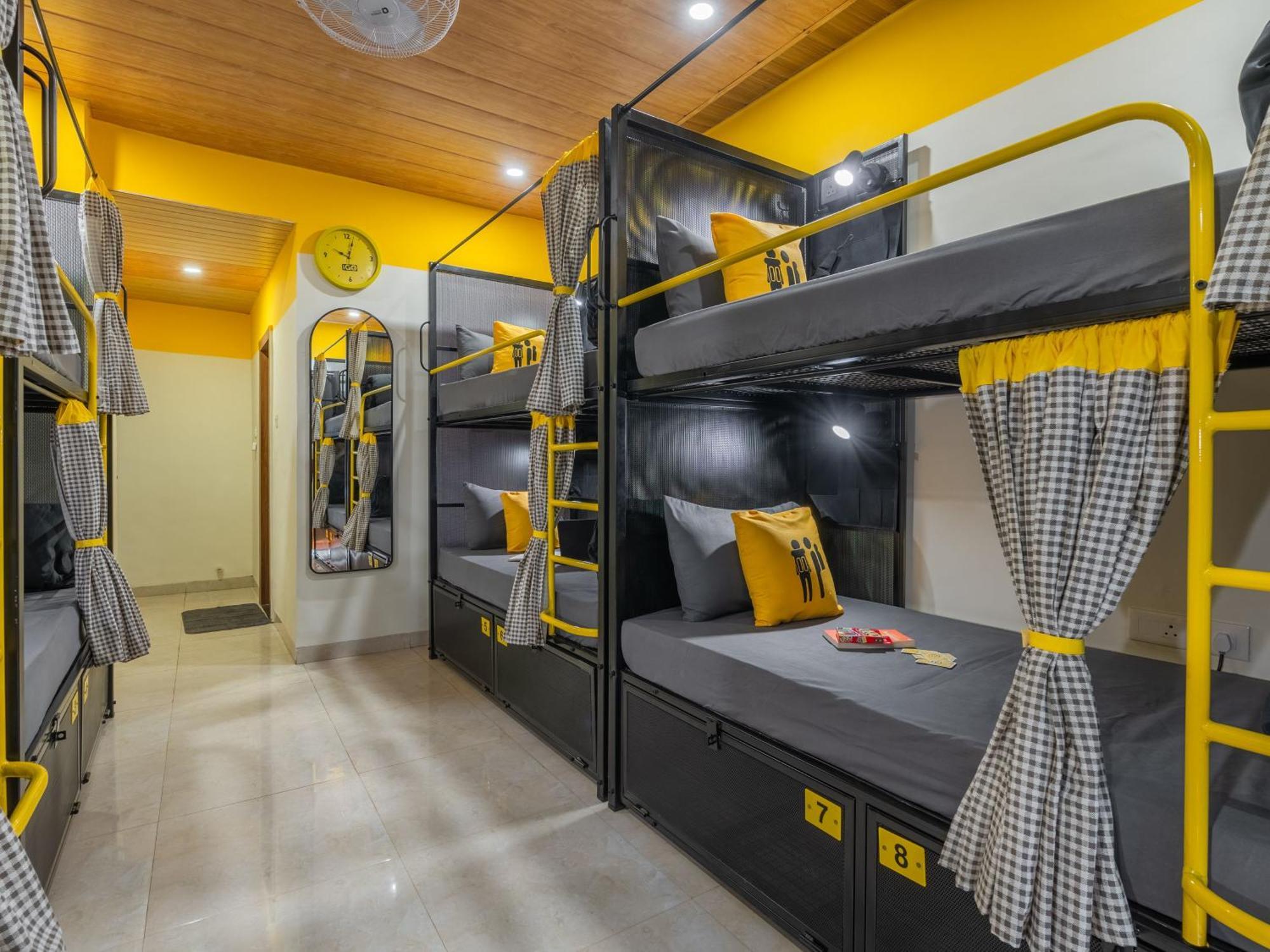 The Hosteller Lonavala, City Centre ภายนอก รูปภาพ